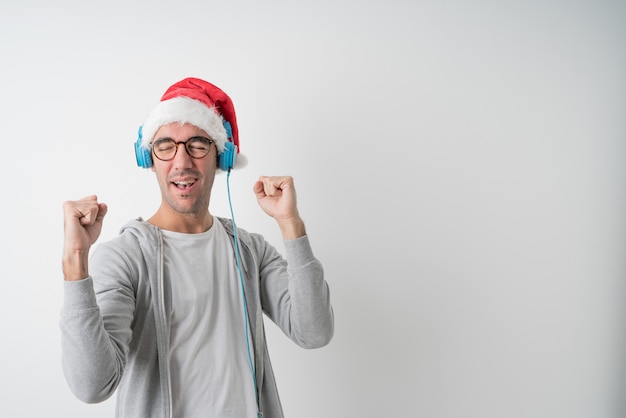 Conceitos de Natal - jovem gesticulando