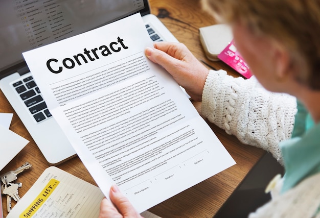 Concepto de acuerdo legal de términos de contratos comerciales