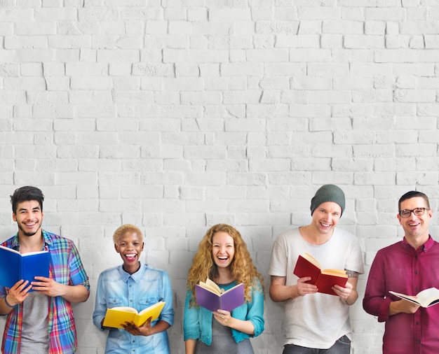 Concepto adulto del conocimiento de la educación de la lectura de los jóvenes de los estudiantes