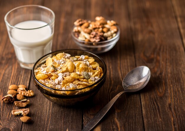 Concepto de alimentación saludable, dieta, adelgazamiento y pérdida de peso.