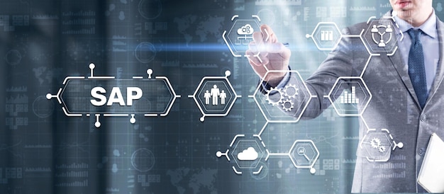 El concepto de automatización de software del Sistema Inteligente de Automatización de Procesos Robóticos SAP en la pantalla virtual futurista
