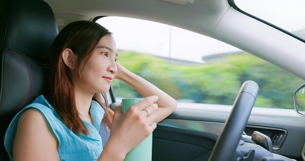 Concepto de automóvil inteligente de conducción autónoma