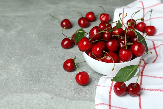 Concepto de baya dulce con cereza roja