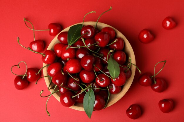 Concepto de baya dulce con cereza roja