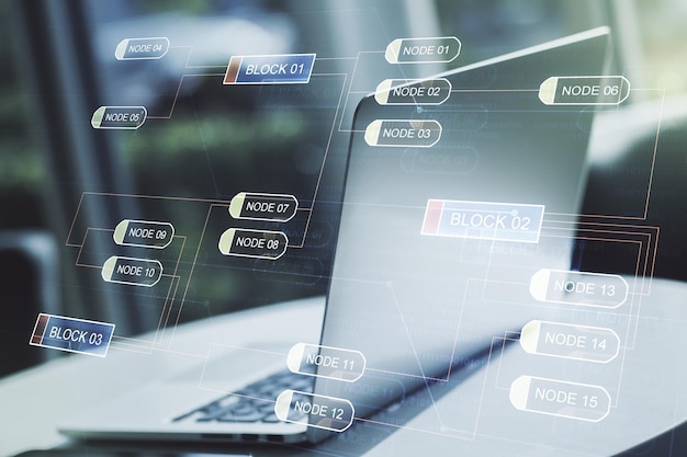 Concepto de codificación creativa abstracta sobre fondo de computadora portátil moderna