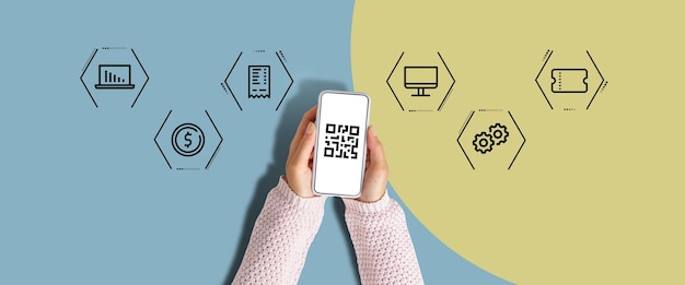 Concepto de código QR Iconos abstractos sobre la posibilidad de tecnología en un teléfono inteligente en manos de una persona