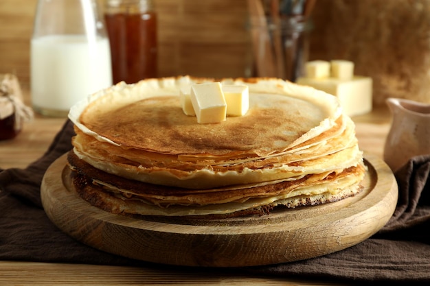 Concepto de comida sabrosa con crepes, cerrar