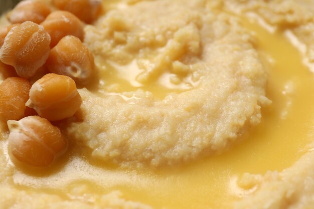 Concepto de comida sabrosa con hummus de cerca