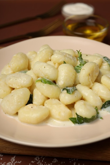 Concepto de comida sabrosa con ñoquis de cerca