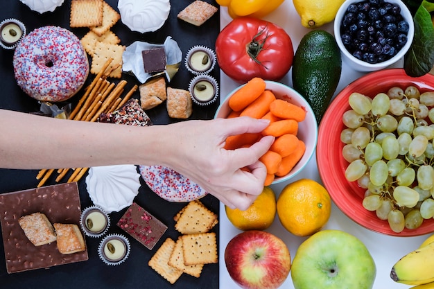 Foto concepto de comida saludable y no saludable