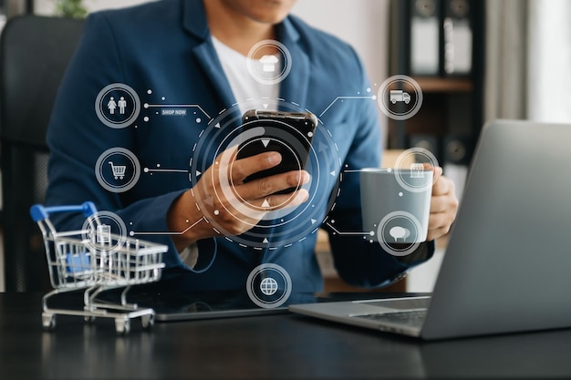 Foto concepto de compra en línea de carro mano de mujer de negocios usando pagos de tableta de teléfono inteligente compras en línea iconos virtuales de computadora omnichannel xa