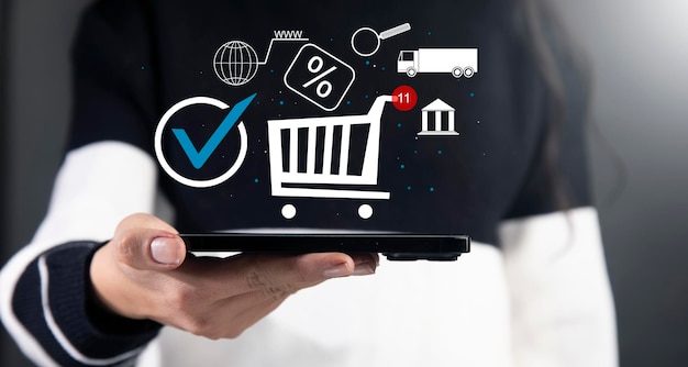 Concepto de compras en línea El cliente está visitando en línea