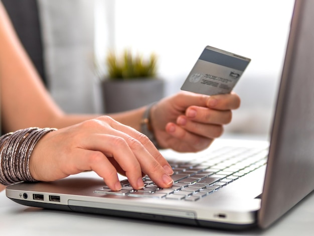 Concepto de compras en línea