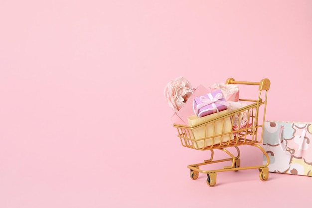 Concepto de compras de primavera y espacio de venta de temporada para texto