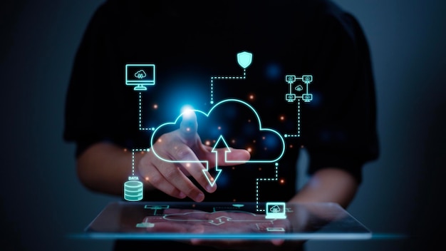 Concepto de computación en la nube Computación virtual en la nube con elementos mundiales y tecnológicos, como carga y descarga Los grandes datos de gestión de la tecnología en la nube incluyen la estrategia comercial y el cliente