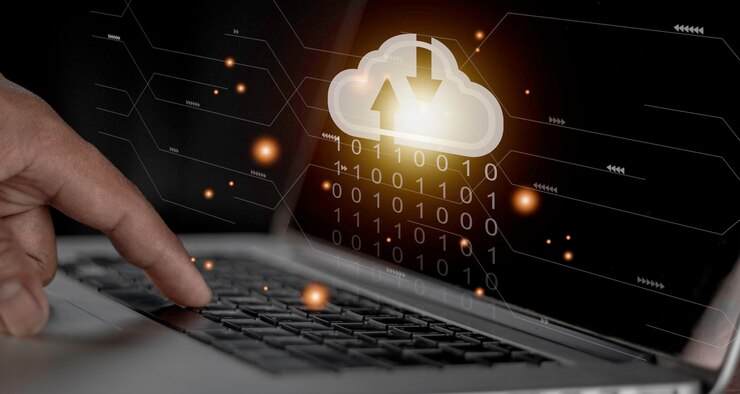 Foto el concepto de computación en la nube se conecta a la nube empresario o tecnólogo de la información con el icono de la computación en la nube