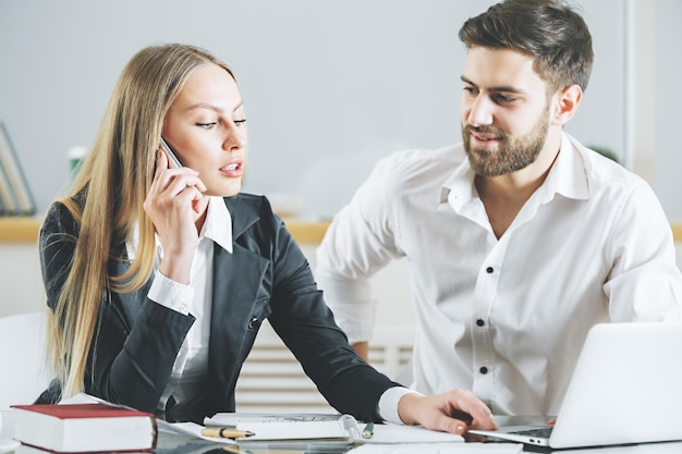 Concepto de comunicación y trabajo en equipo.