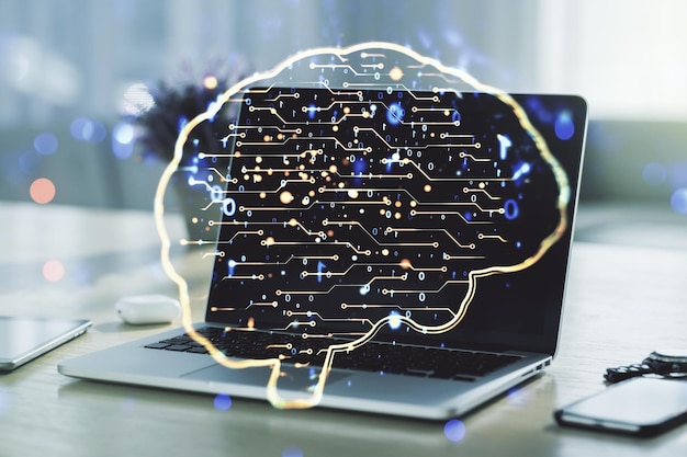 Concepto creativo de inteligencia artificial con holograma del cerebro humano en el fondo de una computadora portátil moderna Multiexposición