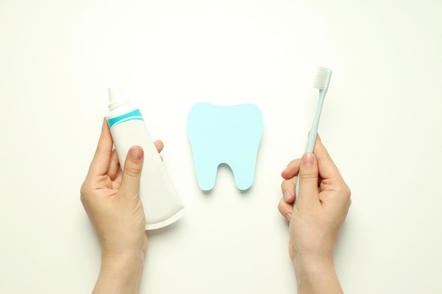 Concepto de cuidado dental o vista superior del cuidado de los dientes