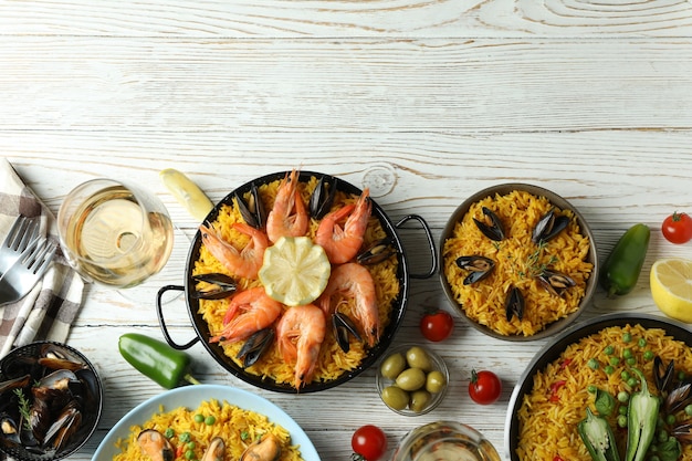 Concepto de deliciosa comida con paella española