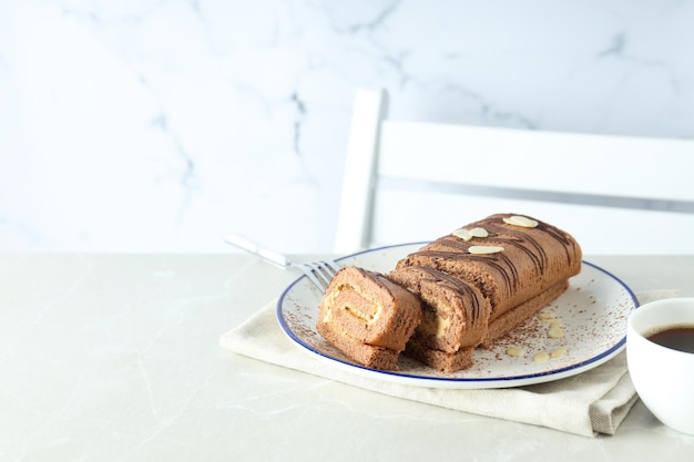 Concepto de delicioso rollo de pastel de comida dulce