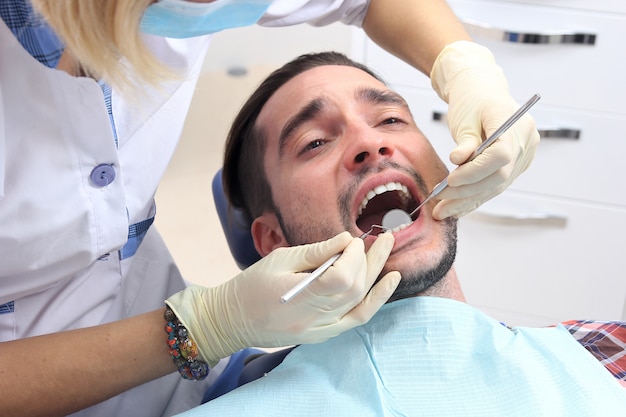 El concepto de dientes sanos.