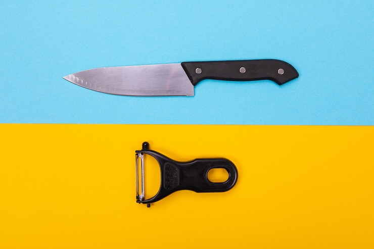 Foto concepto de diseño de utensilios de cocina en azul-amarillo.