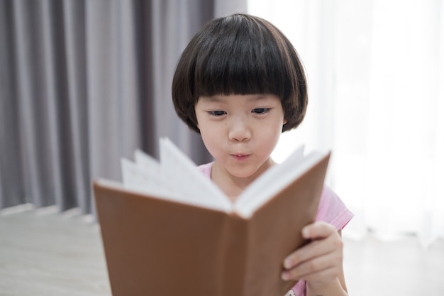 concepto de educación de libro de lectura infantil