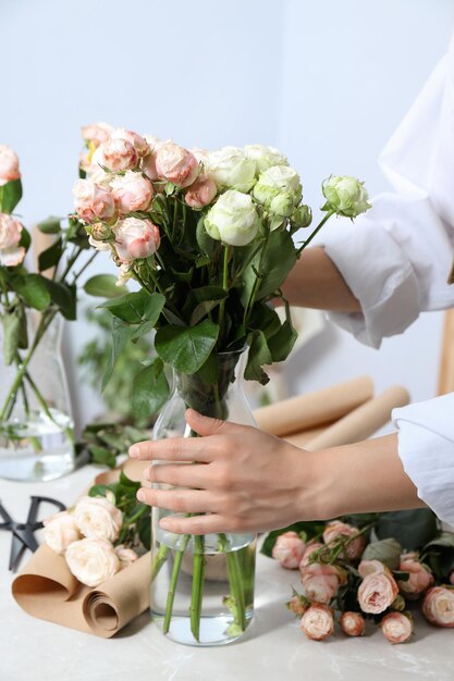 Concepto de entrega de flores y floristería.