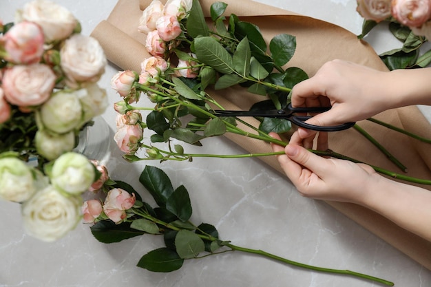 Concepto de entrega de flores y floristería.