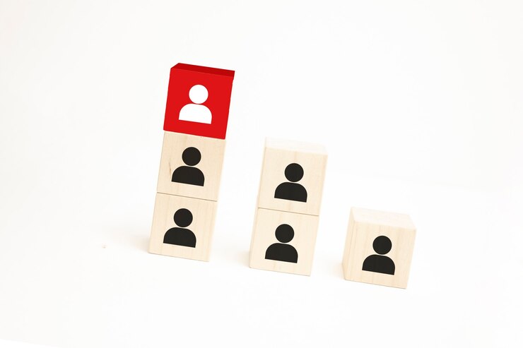 Foto concepto de equipo de construcción de negocios de gestión y contratación de recursos humanos. bloque de cubo de madera en la parte superior con icono