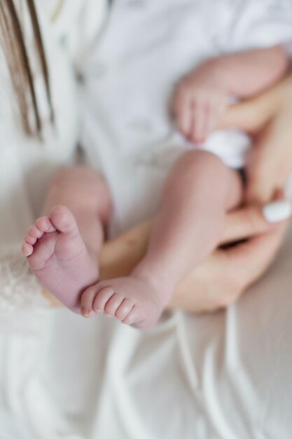 Concepto de familia madre y bebé recién nacido