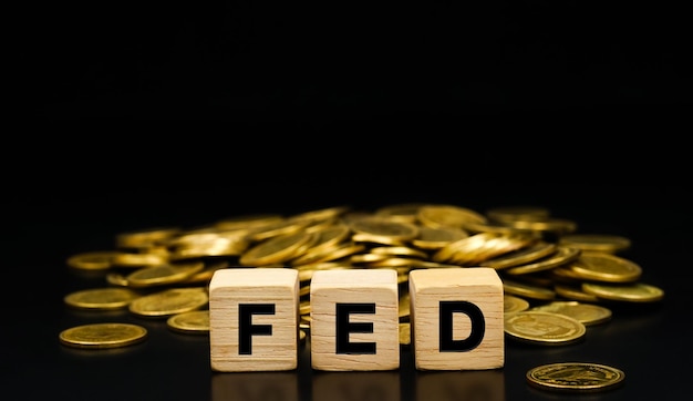 El concepto FED de la Reserva Federal para controlar las tasas de interés Moneda de oro de la crisis de la economía mundial