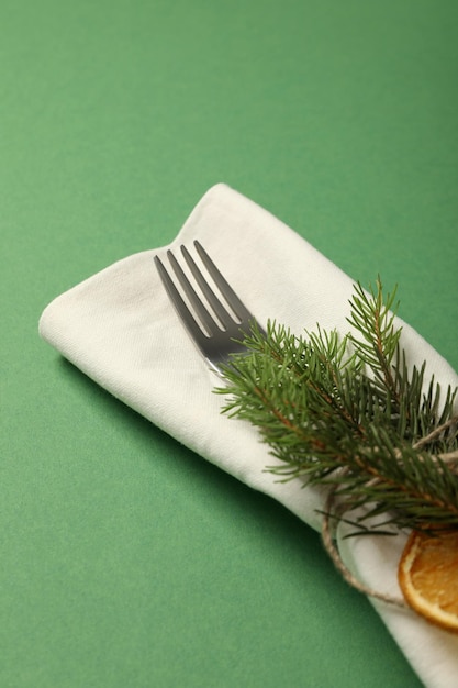 Concepto de feliz año nuevo ajuste de la mesa de Navidad de cerca