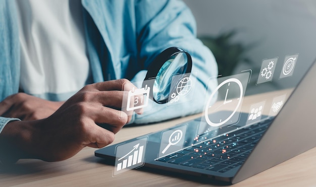 Concepto de gestión del tiempo La planificación del trabajo aumenta la eficiencia y reduce el tiempo de trabajo