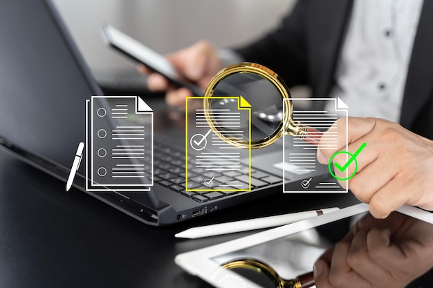Concepto de gestor de archivos en línea para la comprobación electrónica de documentos y la búsqueda de información de datos
