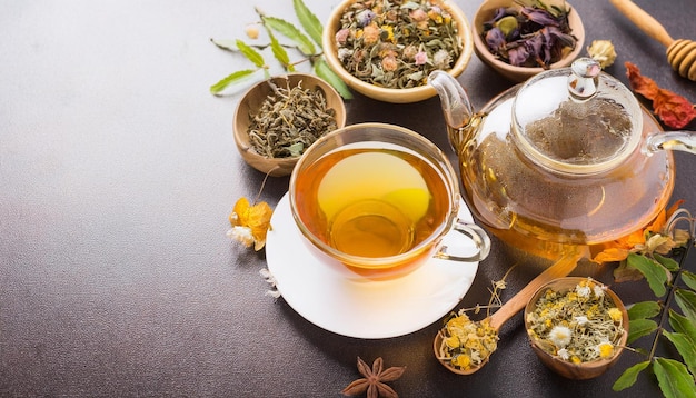 concepto de hierbas de té con espacio de copia