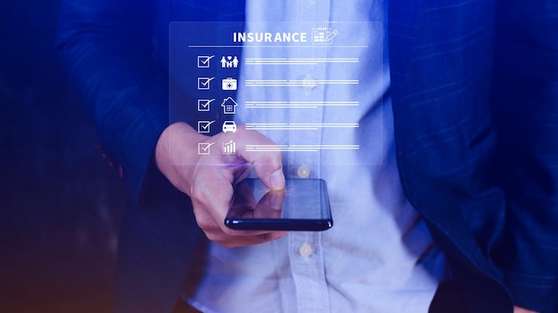 Concepto en línea Iconos de seguros y aseguramientos, incluida la salud familiar, bienes raíces, automóviles y financieros para el concepto de gestión de riesgos Seguro en línea