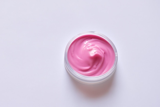 concepto de marca cosmética botella de crema hermoso producto de embalaje cosmético y espacio en blanco