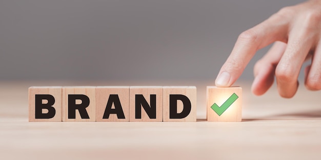 Concepto de marca y marca comercialAumentar el valor de los bienes y productosMercadotecnia que se muestra única