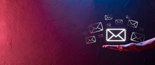 Concepto de marketing por correo electrónico y boletín de noticiasContáctenos por correo electrónico de boletín de noticias y proteja su información personal del concepto de correo no deseadoEsquema de ventas directas en el negocio Lista de clientes para enviar por correo
