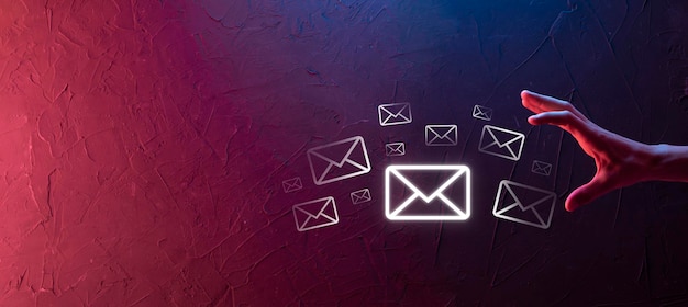 Concepto de marketing por correo electrónico y boletín de noticiasContáctenos por correo electrónico de boletín de noticias y proteja su información personal del concepto de correo no deseadoEsquema de ventas directas en el negocio Lista de clientes para enviar por correo