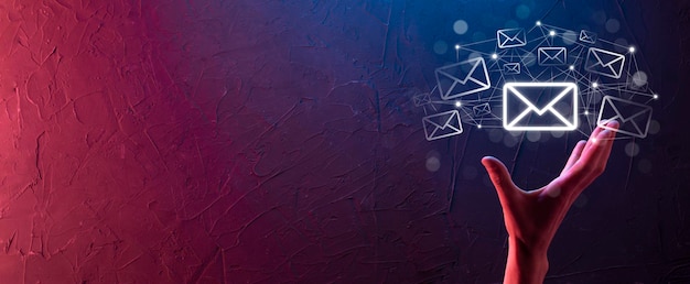 Concepto de marketing por correo electrónico y boletín de noticiasContáctenos por correo electrónico de boletín de noticias y proteja su información personal del concepto de correo no deseadoEsquema de ventas directas en el negocio Lista de clientes para enviar por correo
