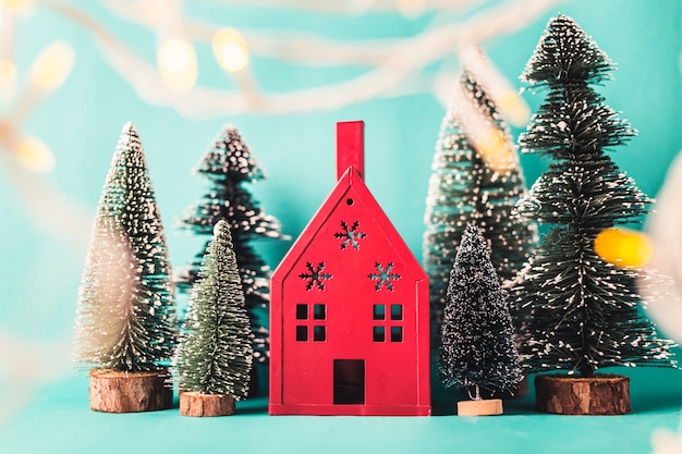 concepto de Navidad y año nuevo con arreglos de artículos de decoración casa