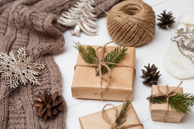 Concepto de navidad y año nuevo. Decoración diferente. Vista cercana.