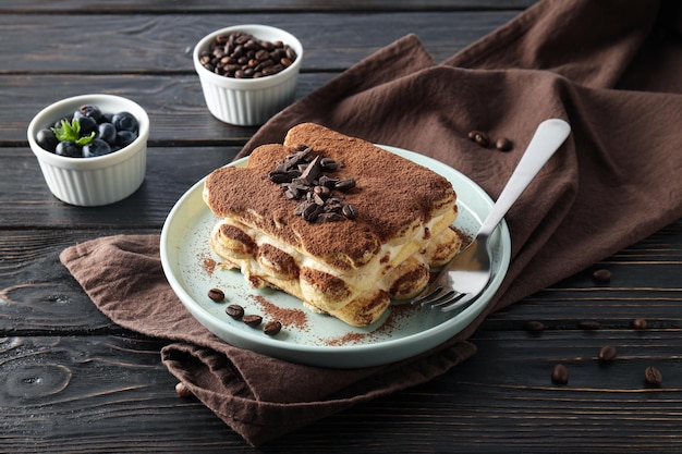 Concepto de pastel de tiramisú de alimentos dulces de cerca