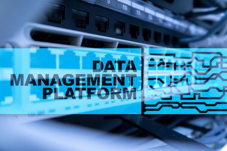 Foto concepto de plataforma de gestión y análisis de datos en el fondo de la sala de servidores