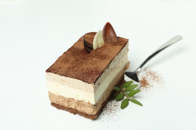 Concepto de postre sabroso con pastel de tiramisú de cerca