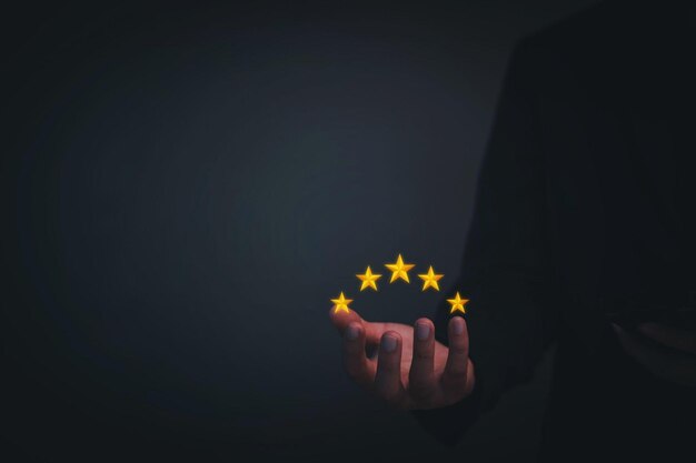 El concepto de proporcionar un empresario de servicio premium de cinco estrellas que muestre un premio Altos estándares