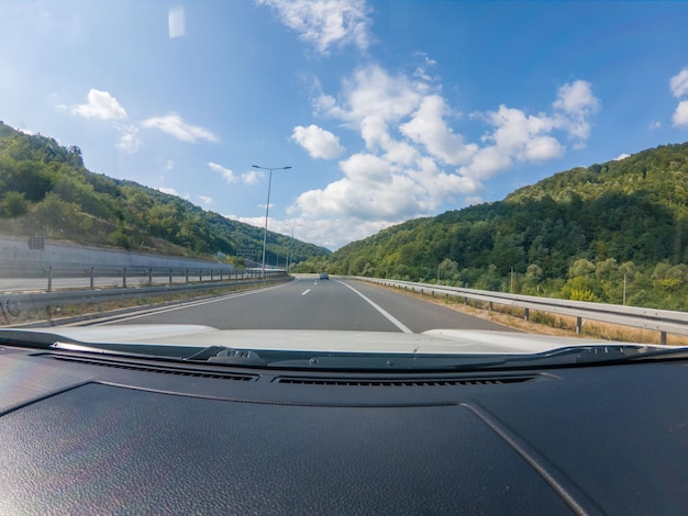 Concepto de ravel de coche paseo por speedway